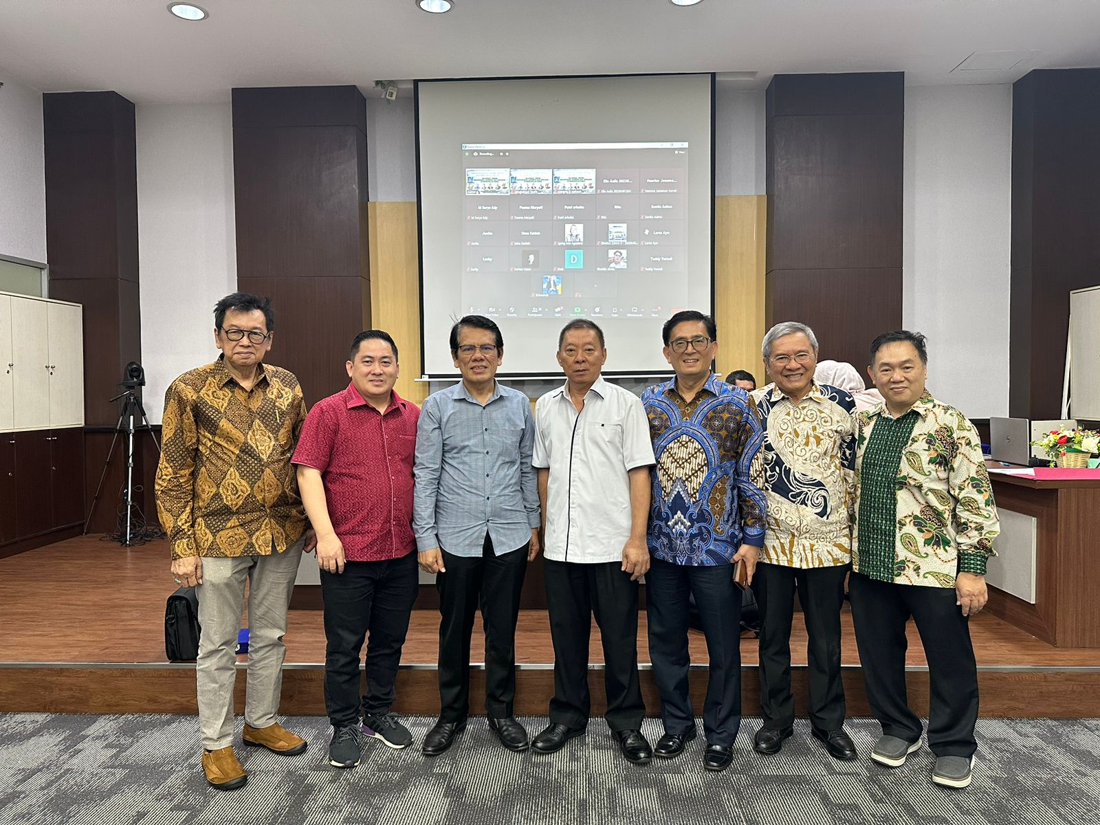 Seminar Universitas Esa Unggul (P3HPI)